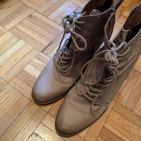 Genuine Leather Aldo Light Tan High Heel Lace Up Boots Ankle Booties Vintage - Picture 2 of 12